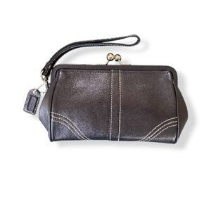 Coach Soho Kisslock Frame Wristlet Clutch Wallet Black Leather White Stitching